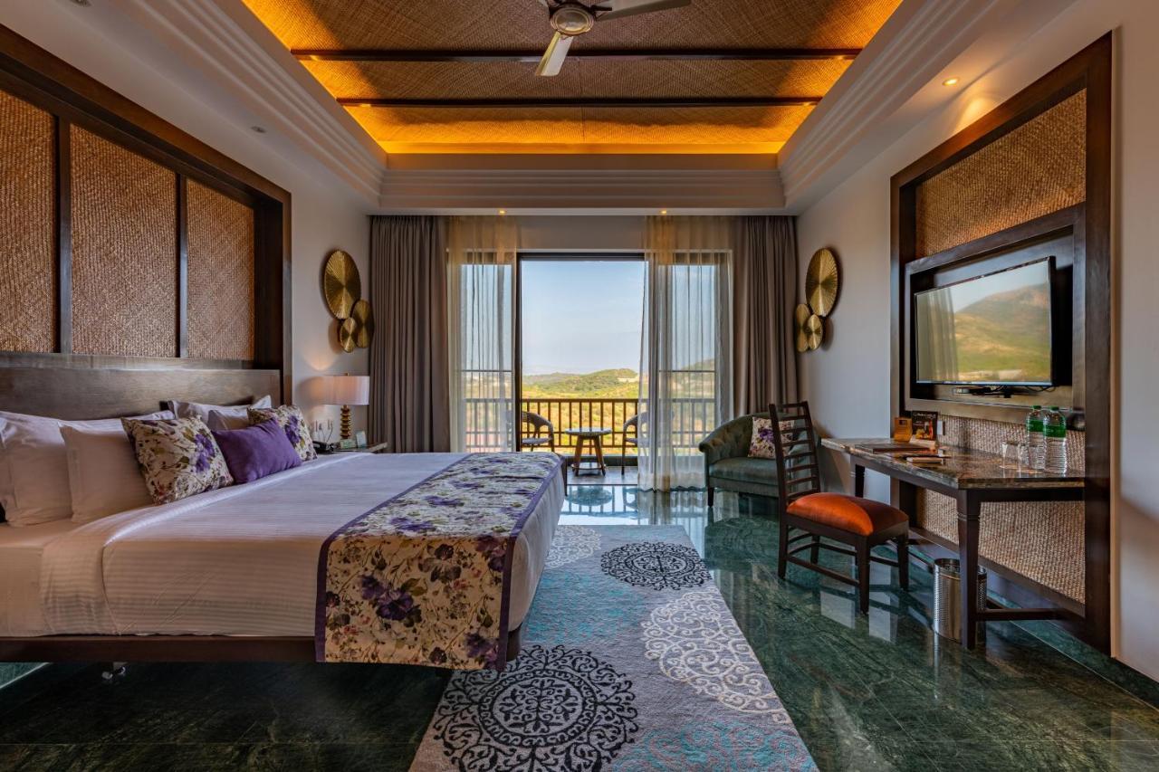 The Ananta Udaipur Hotel Exterior photo