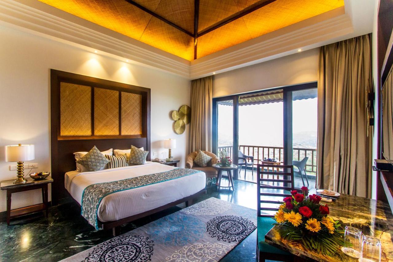 The Ananta Udaipur Hotel Exterior photo