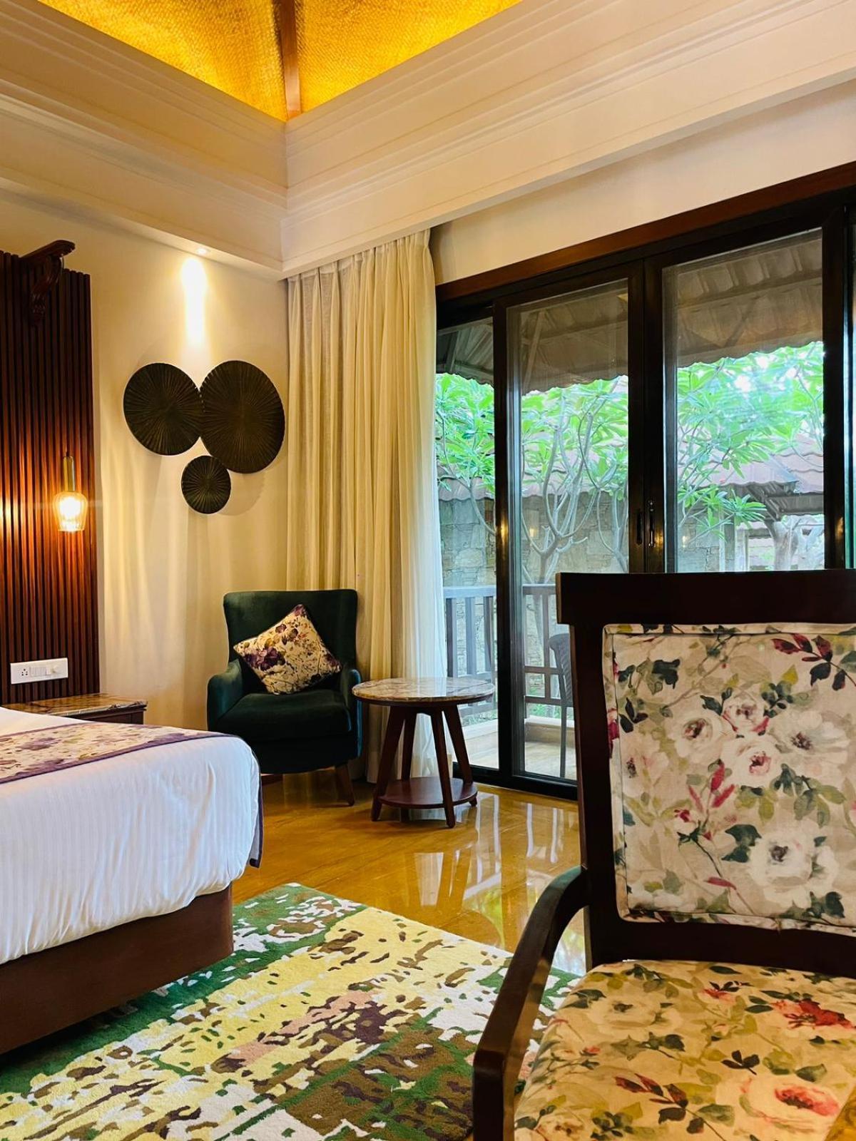 The Ananta Udaipur Hotel Exterior photo