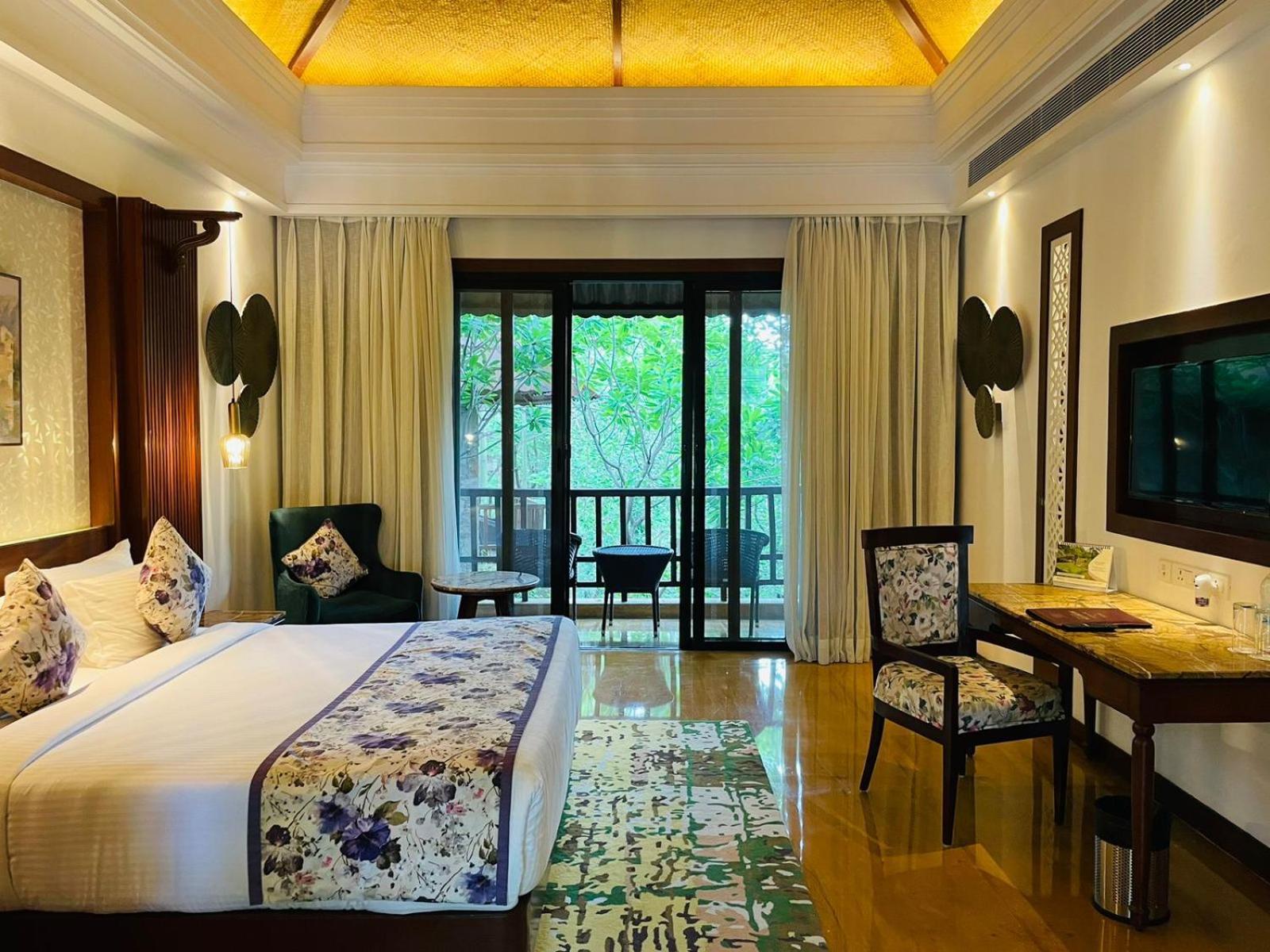 The Ananta Udaipur Hotel Exterior photo