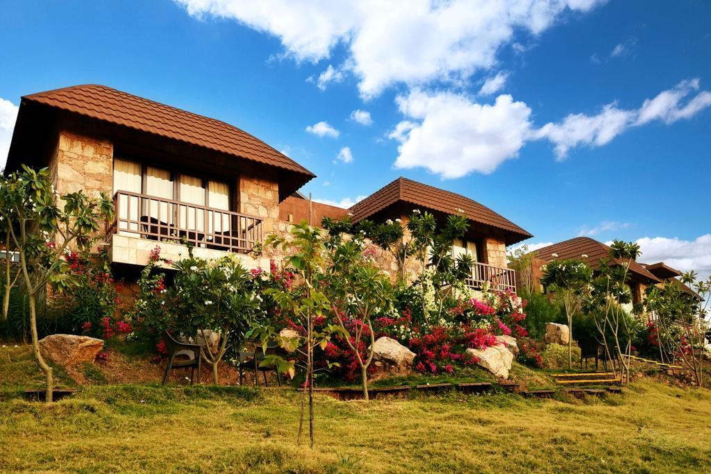The Ananta Udaipur Hotel Exterior photo