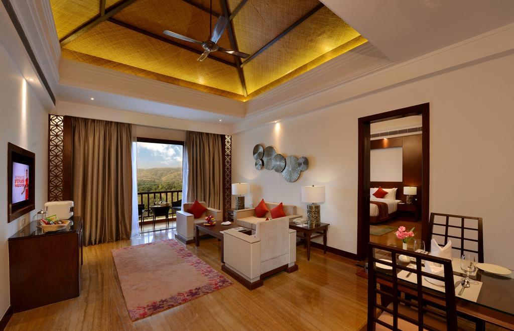 The Ananta Udaipur Hotel Exterior photo