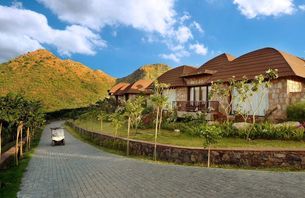 The Ananta Udaipur Hotel Exterior photo