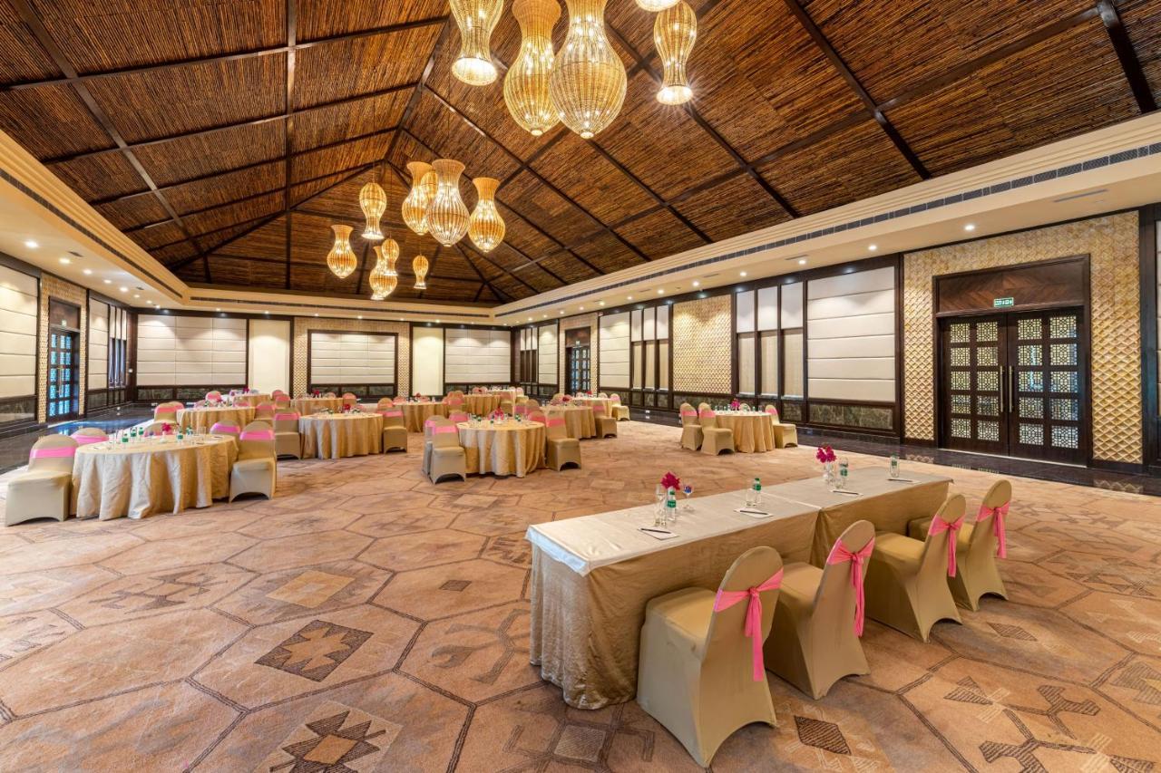The Ananta Udaipur Hotel Exterior photo