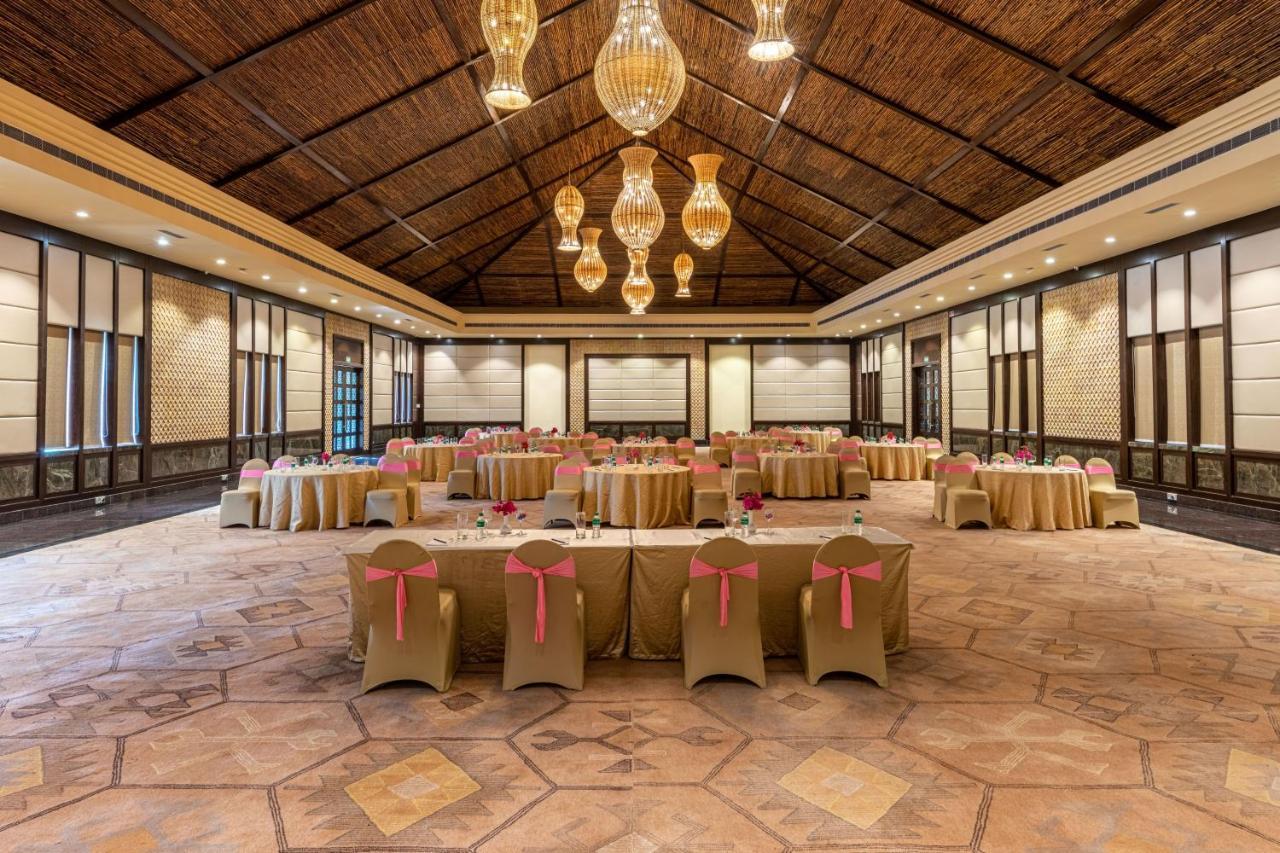 The Ananta Udaipur Hotel Exterior photo
