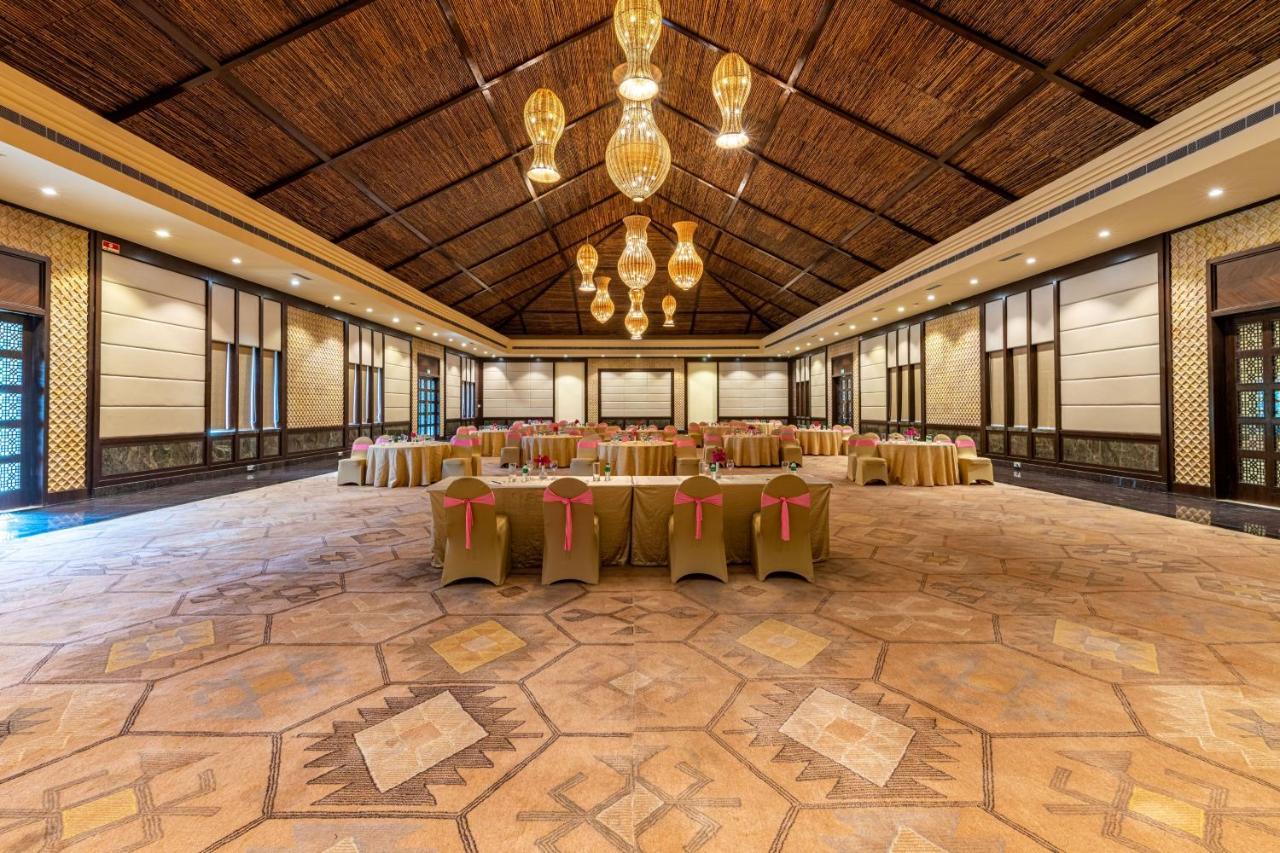 The Ananta Udaipur Hotel Exterior photo