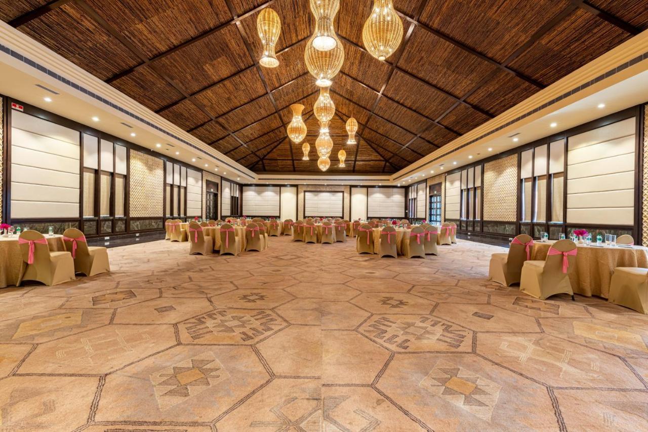 The Ananta Udaipur Hotel Exterior photo